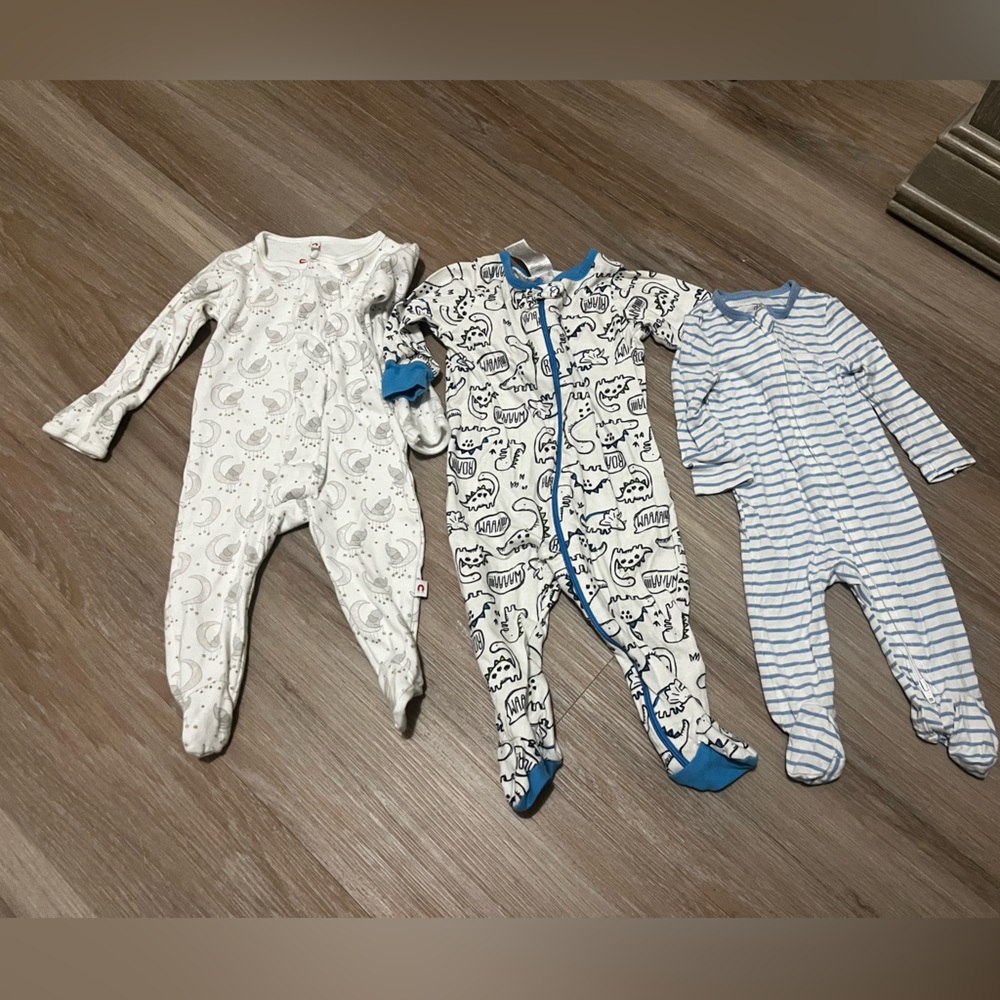Baby Footies pajamas  - bundle of 3 size 3-6 months